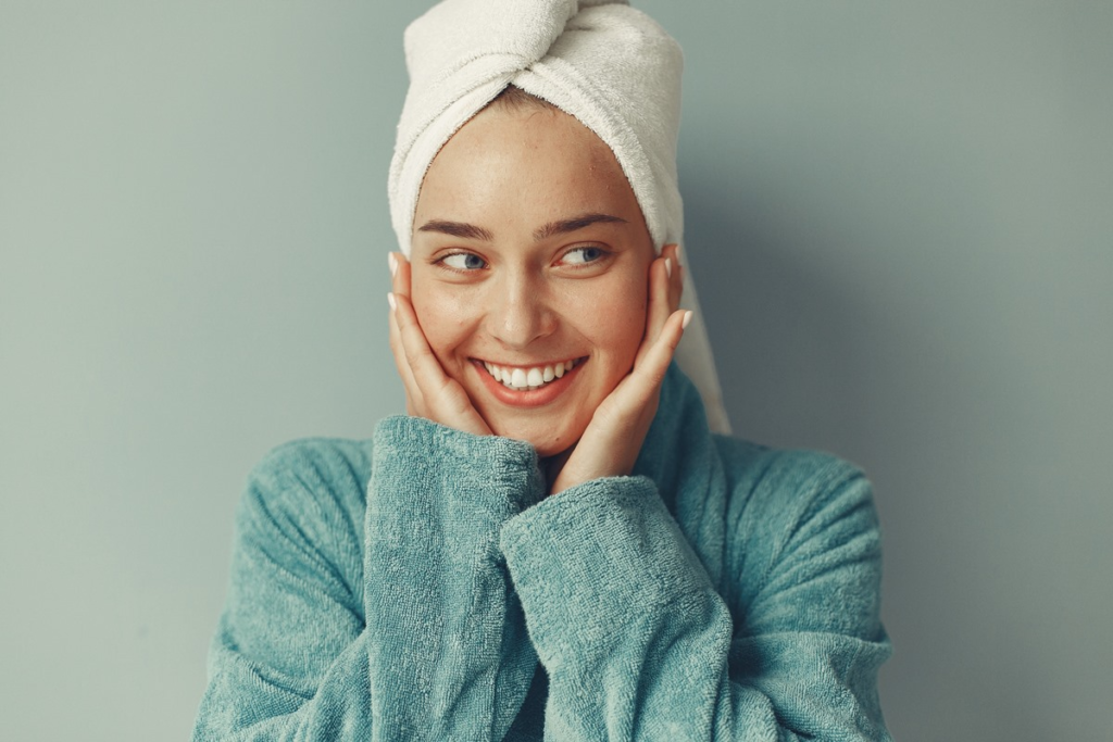 The Complete Pore-Minimizing Routine for Combination Skin: A Dermatologist-Approved Guide
