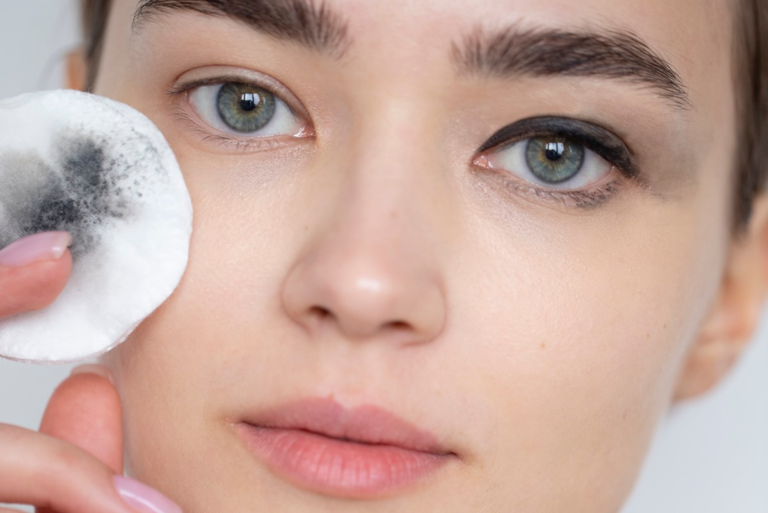 How to Remove Makeup Without Damaging Your Skin