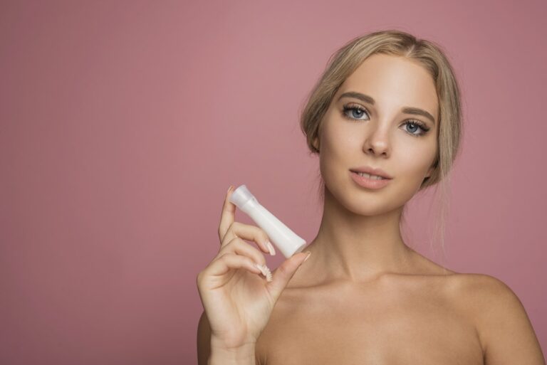 Best Non-Greasy Sunscreen for Combination Skin: Dry Cheeks, Oily T-Zone