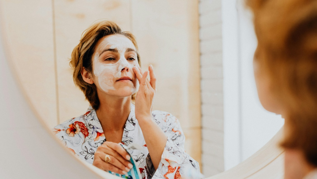 Why Anti-Aging Products Stop Working: The Real Reasons Behind Skin Plateaus