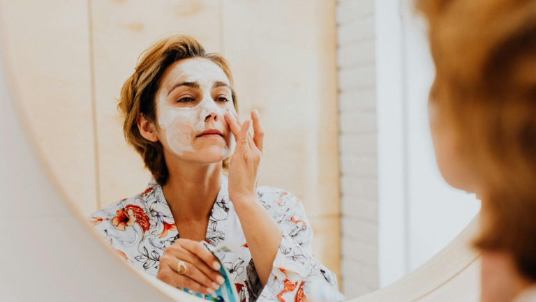 Why Anti-Aging Products Stop Working: The Real Reasons Behind Skin Plateaus