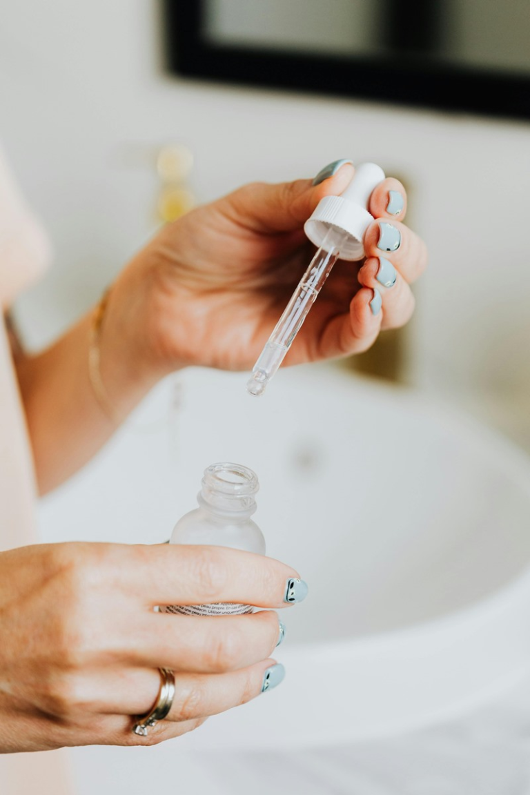 Top-10 Acne-Fighting Ampoules and Serums in 2026: Clearer Skin Starts Here