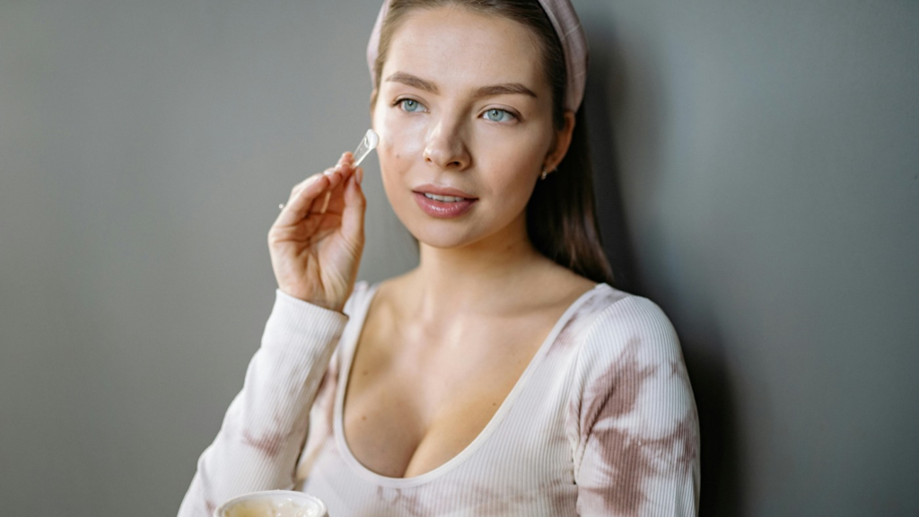 How to Use Retinol for Face for the First Time: The Beginner’s Guide