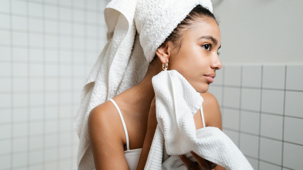 Niacinamide and Acne: Benefits, Mistakes, Myths