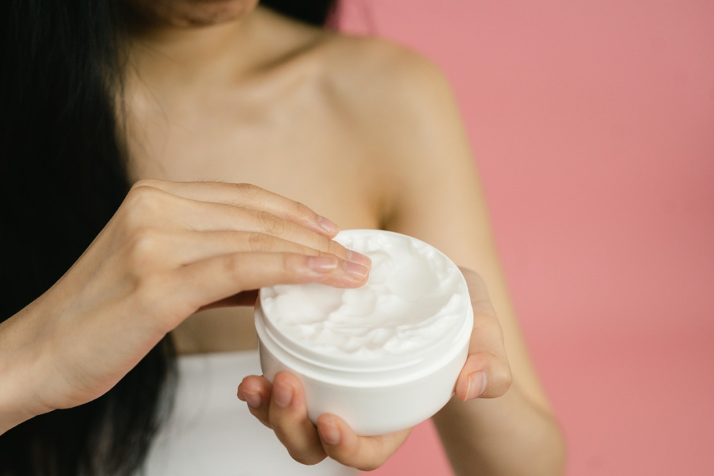 Best 10 Lifting and Firming Face Creams for Youthful, Toned Skin (2026 Guide)