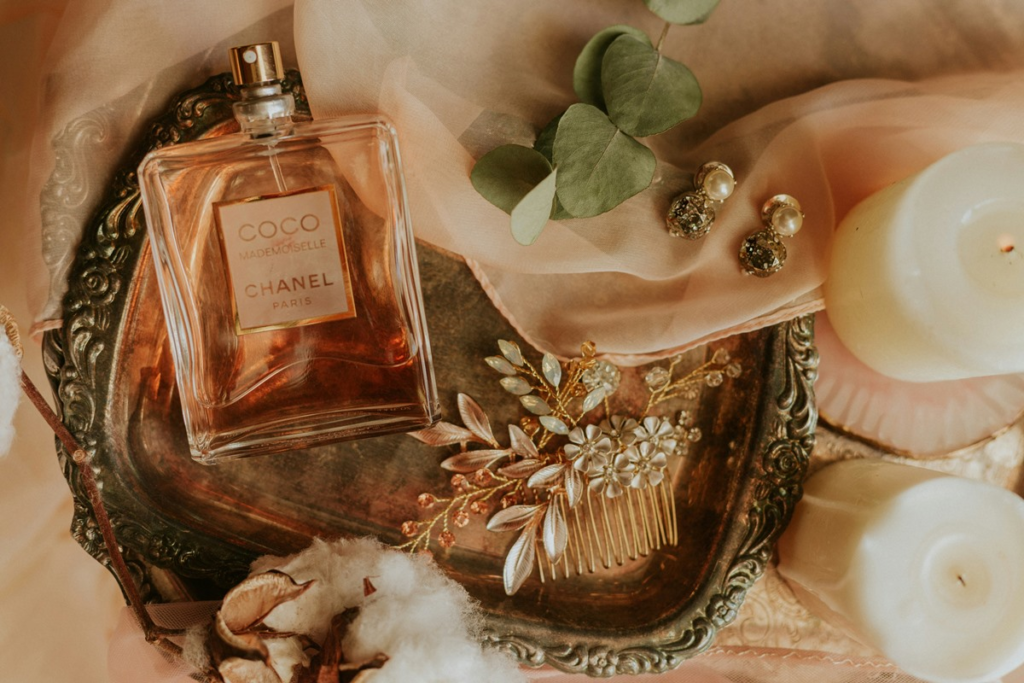The Top 12 Long‑Playing Perfumes for Women