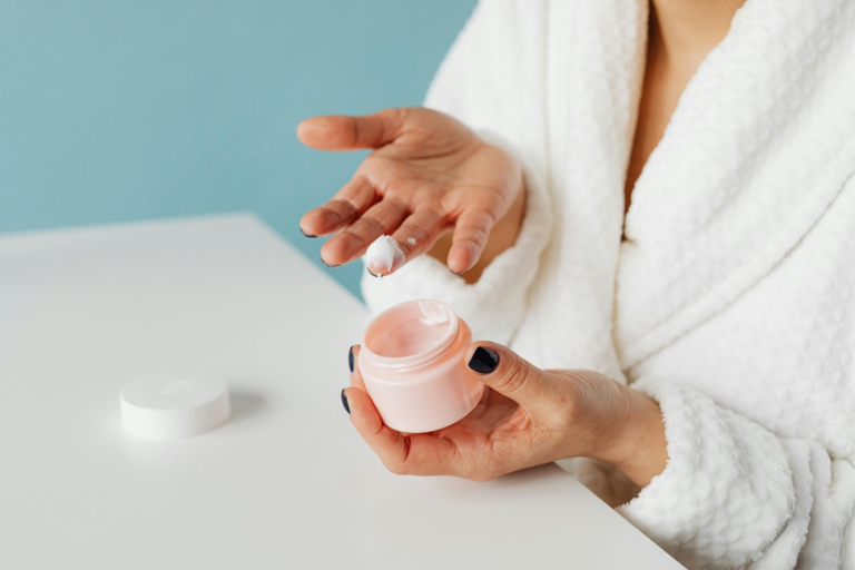 Hydrating Skincare Routine for Mature Skin: Step-by-Step Guide (Dermatologist-Backed Anti-Aging Hydration System)